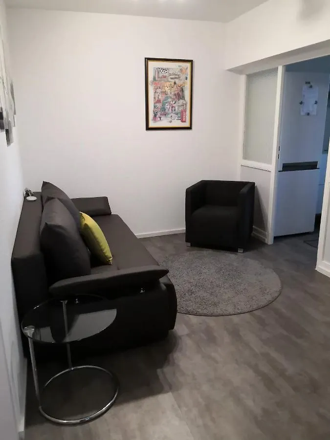 Luxury Apartment In Duisburg-Rahm - Business & Leisure - 'Netflix-Minibar' Deutschland