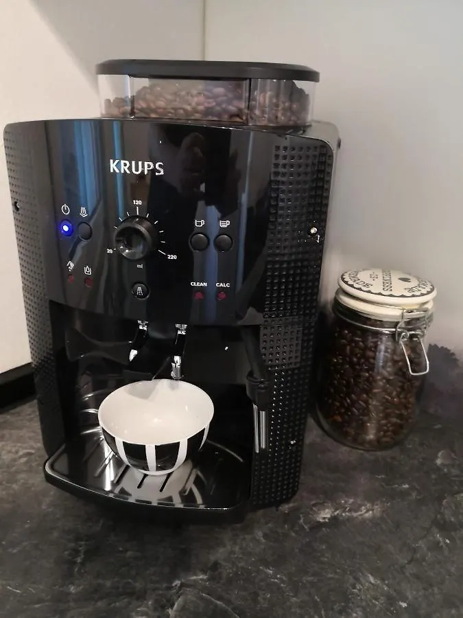 Luxury Apartment In Duisburg-Rahm - Business & Leisure - 'Netflix-Minibar' 0*, Duisburg Duitsland